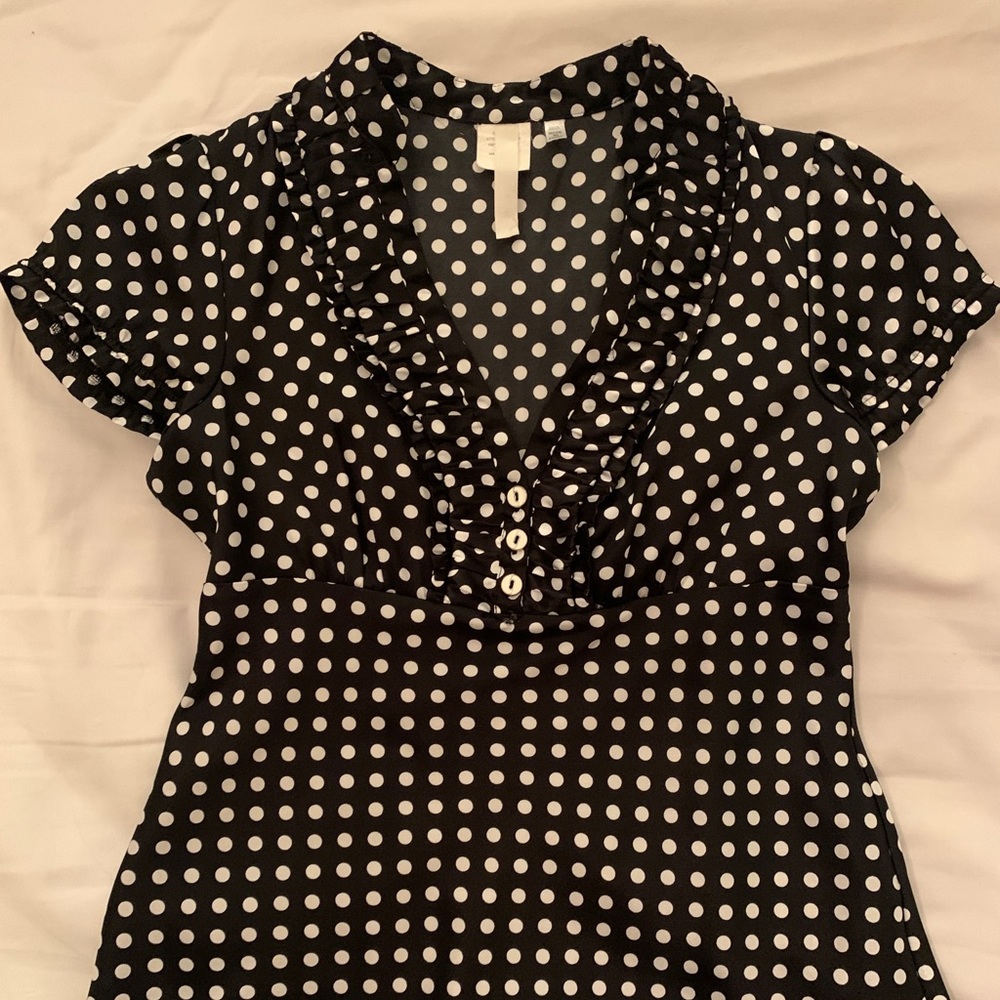 polka dot top!